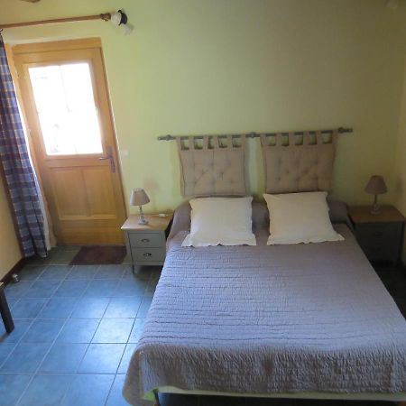 Au Grand Pre Bed & Breakfast Theillay Екстериор снимка