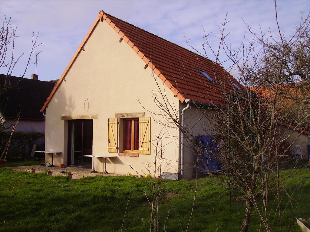 Au Grand Pre Bed & Breakfast Theillay Стая снимка